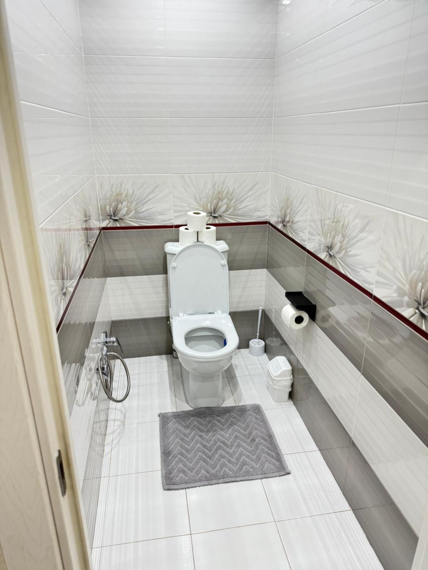 Cozy Two Bedroom Large Apartment Chisinau Bagian luar foto