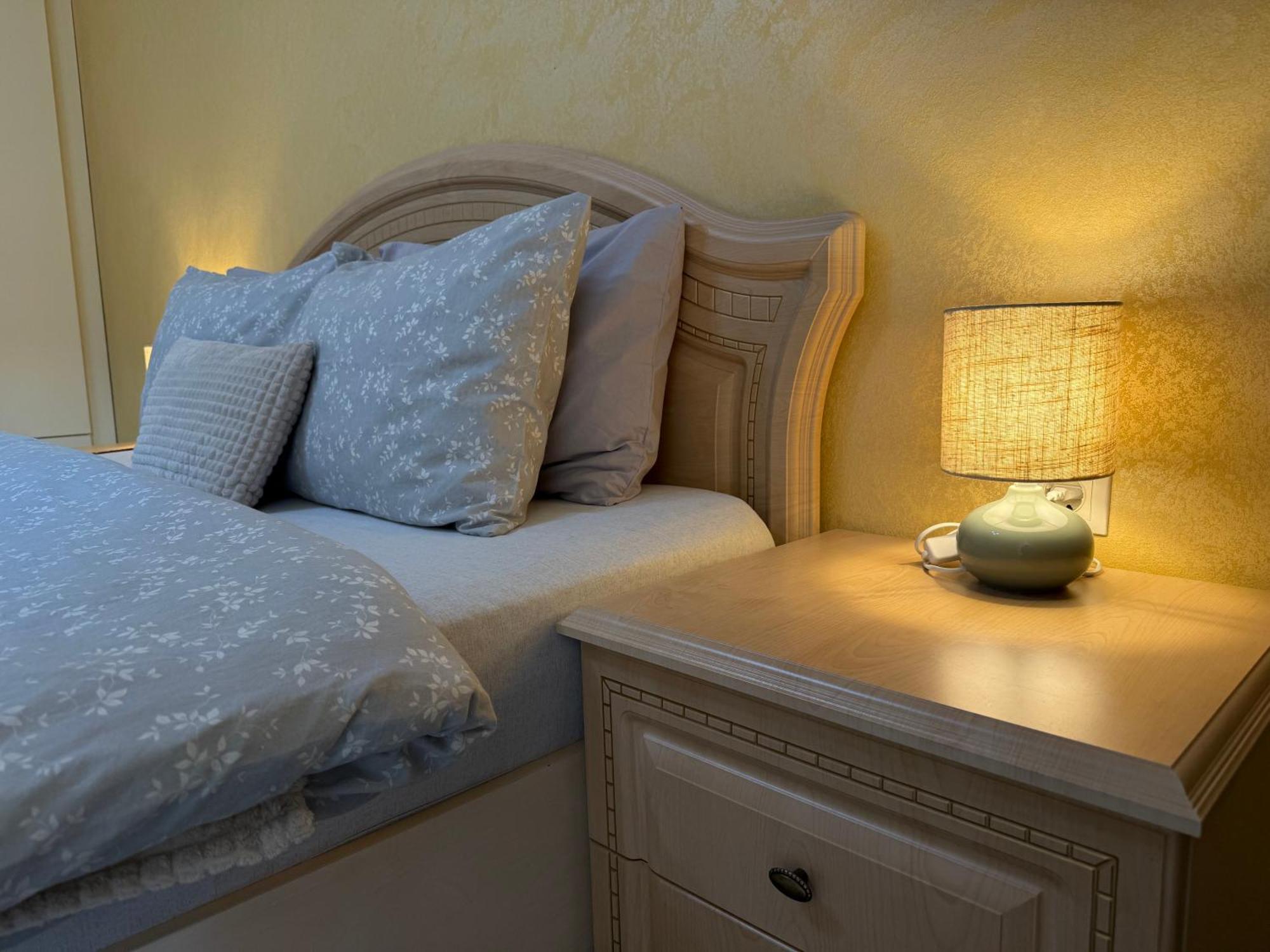 Cozy Two Bedroom Large Apartment Chisinau Bagian luar foto
