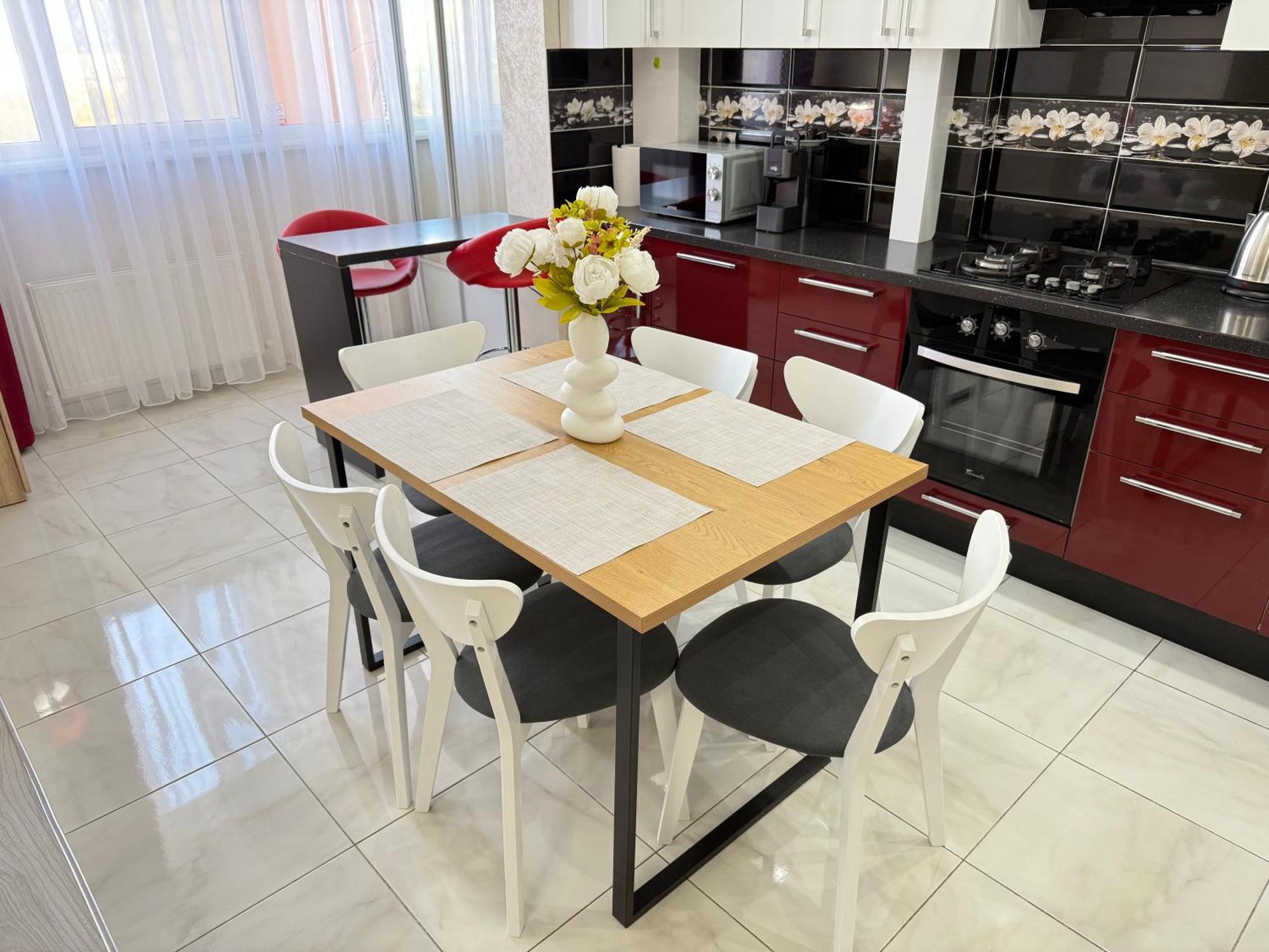 Cozy Two Bedroom Large Apartment Chisinau Bagian luar foto