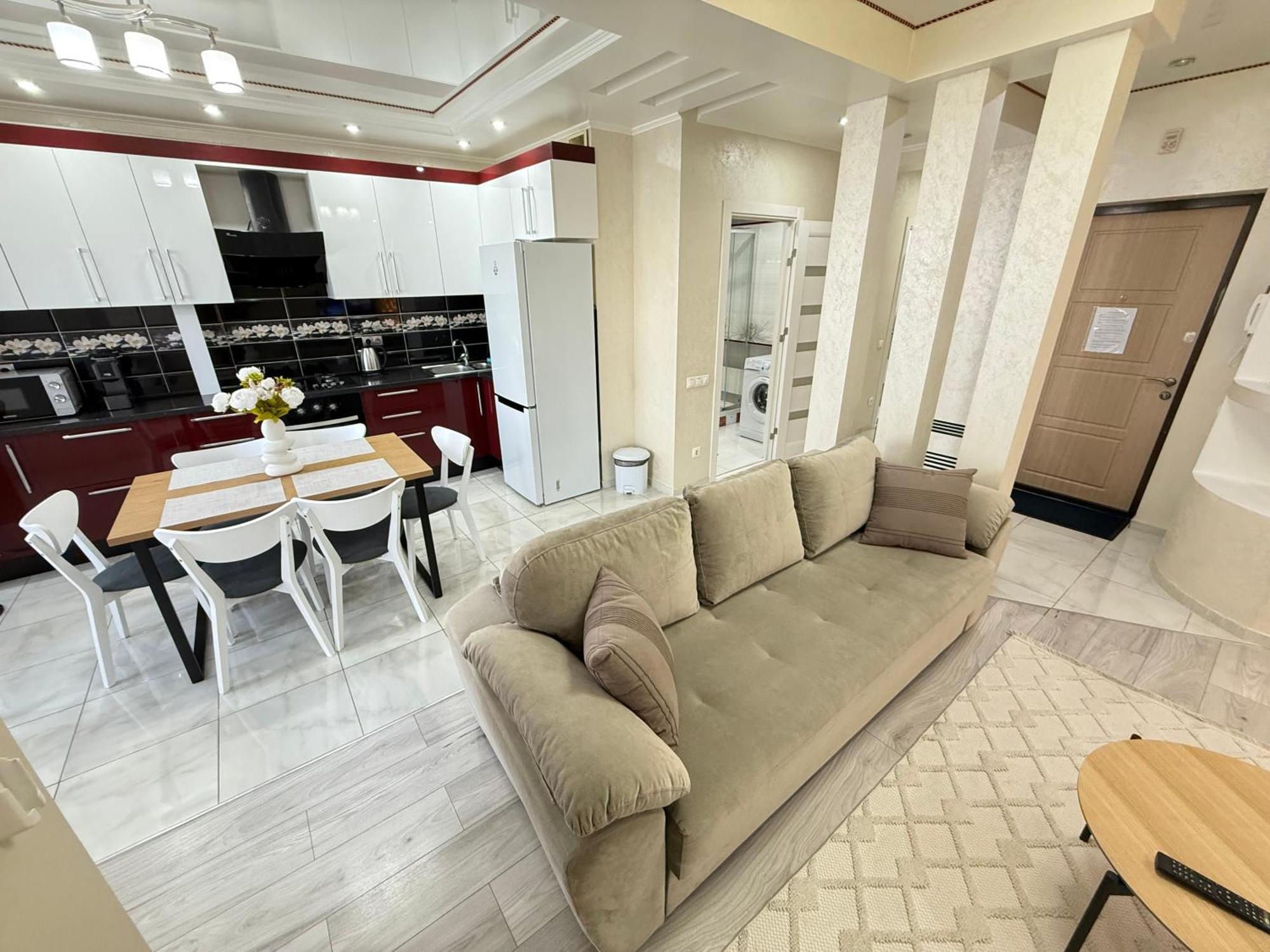 Cozy Two Bedroom Large Apartment Chisinau Bagian luar foto
