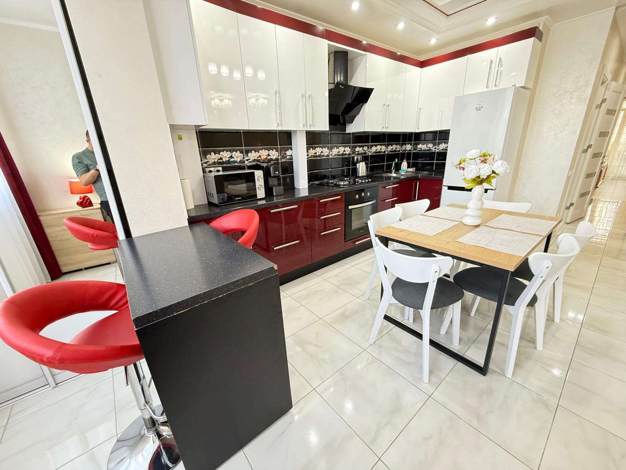 Cozy Two Bedroom Large Apartment Chisinau Bagian luar foto