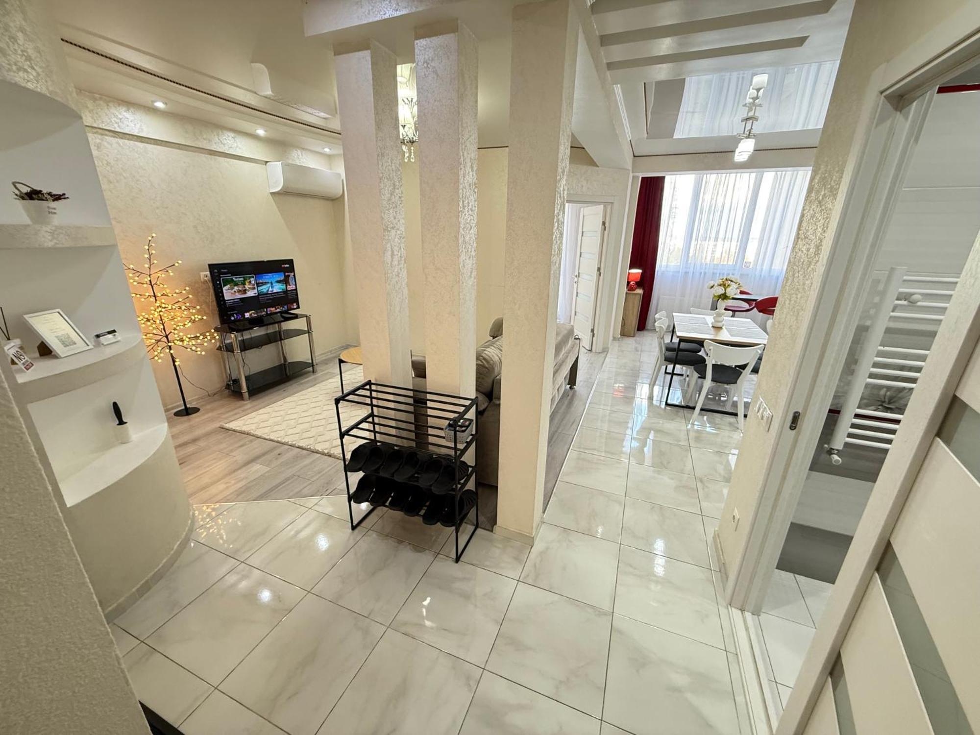 Cozy Two Bedroom Large Apartment Chisinau Bagian luar foto