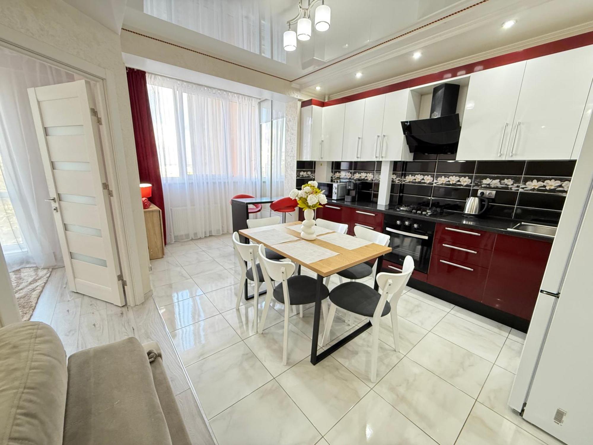 Cozy Two Bedroom Large Apartment Chisinau Bagian luar foto